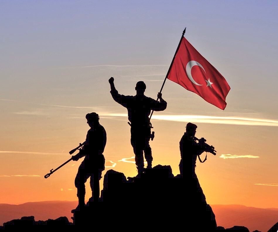 شاهد.. علم تركي عملاق بـ 138 طنا من الحجارة (صور) - وكالة أنباء تركيا