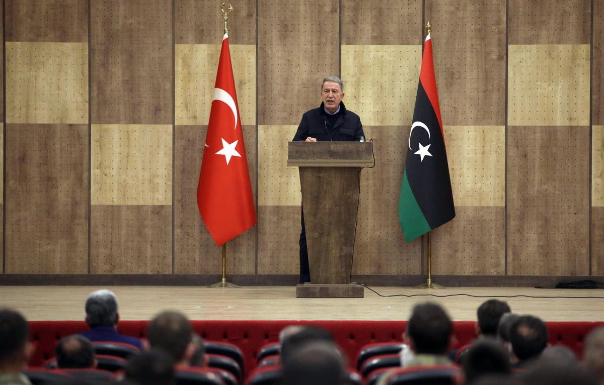 وزير الدفاع التركي